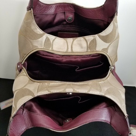 COACH Campbell Signature HOBO W/ Matching Accordion Zip Wallet - Picture 3 of 7